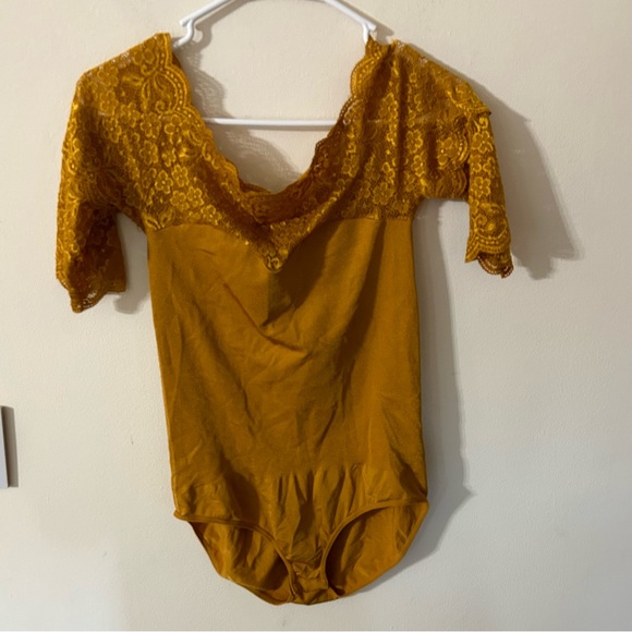 just hart one Tops - NWT Just Hart One gold boatneck bodysuit size 2x/3x